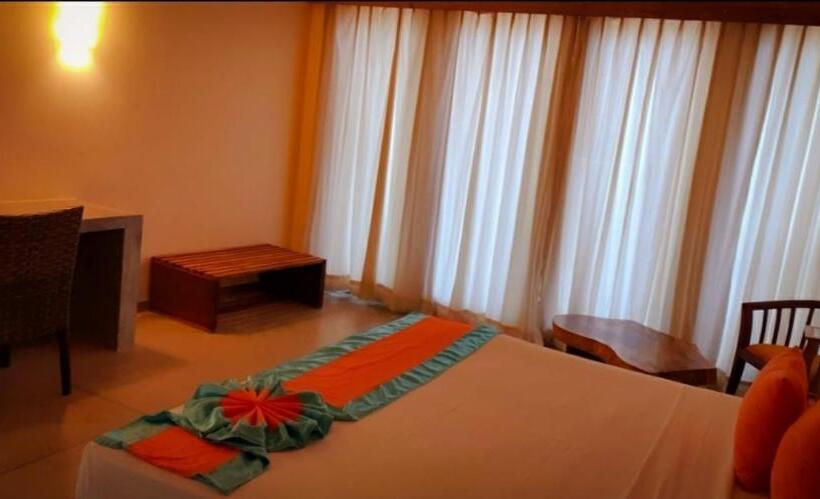 اتاق لوکس, Giman Free Beach Resort