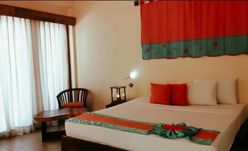 اتاق لوکس سه تخته, Giman Free Beach Resort