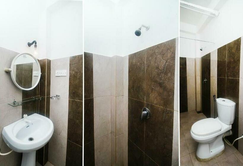 اتاق لوکس سه تخته, Happy Night Holiday Inn
