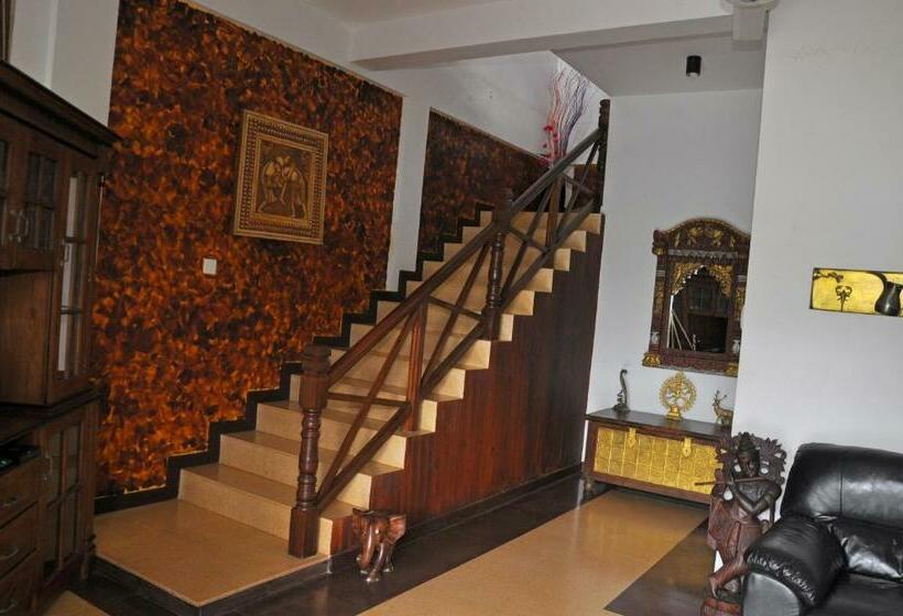 اتاق استاندارد با چشم‌انداز استخر, Solomon Beach
