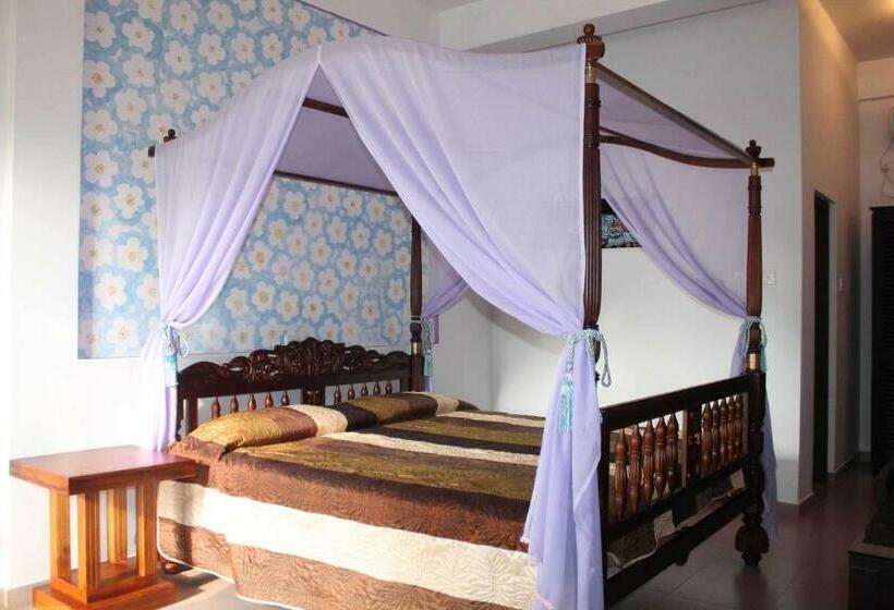 اتاق استاندارد با چشم‌انداز استخر, Solomon Beach