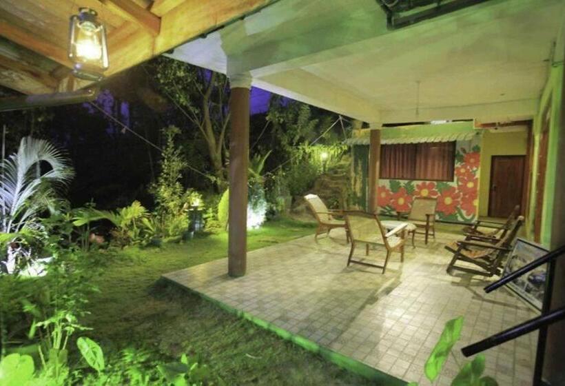 اتاق استاندارد با چشم‌انداز باغ, Tea Forest Lodge