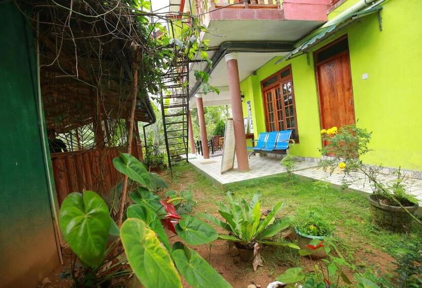 اتاق استاندارد با بالکن, Tea Forest Lodge