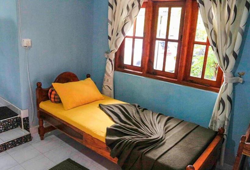 اتاق استاندارد سه تخته با بالکن, Tea Forest Lodge