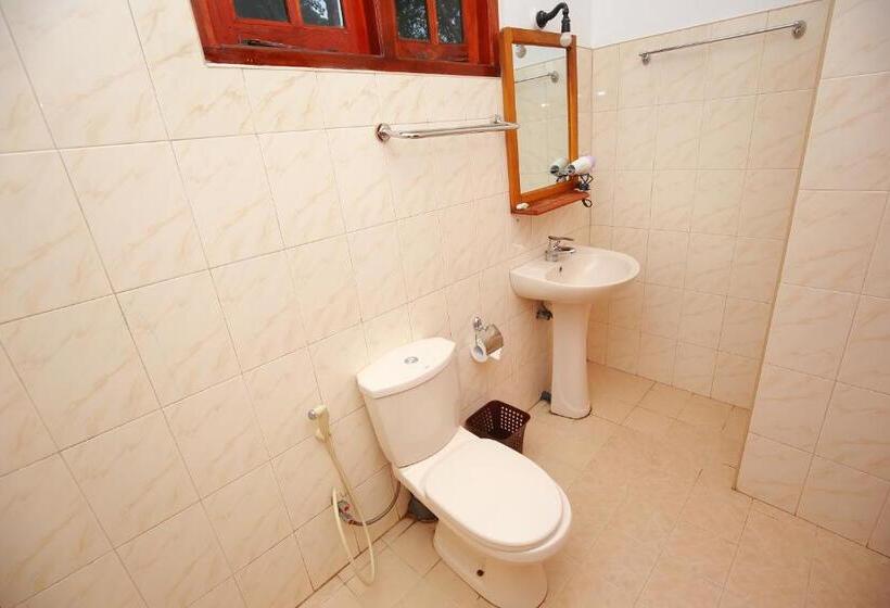 اتاق استاندارد سه تخته با بالکن, Tea Forest Lodge