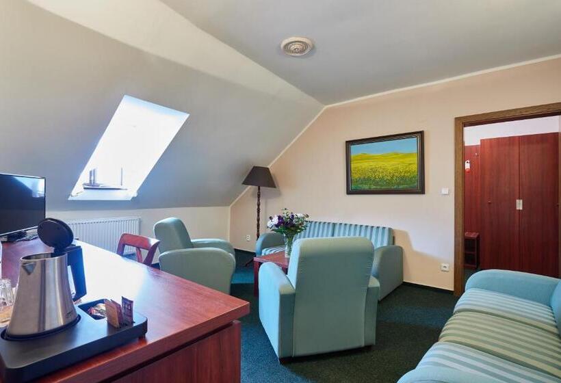 سوییت خانوادگی, Vivaldi Apartments