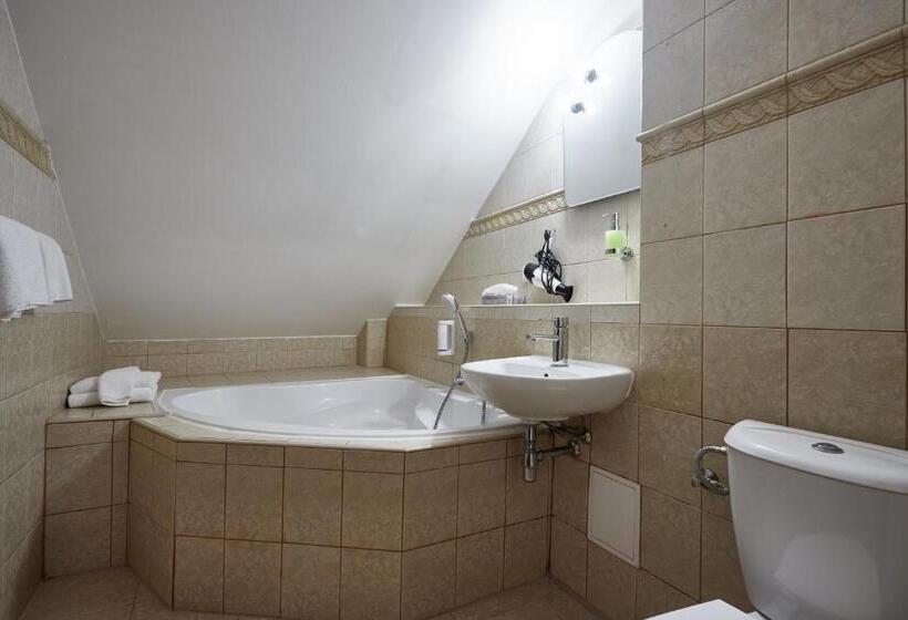 سوییت خانوادگی, Vivaldi Apartments