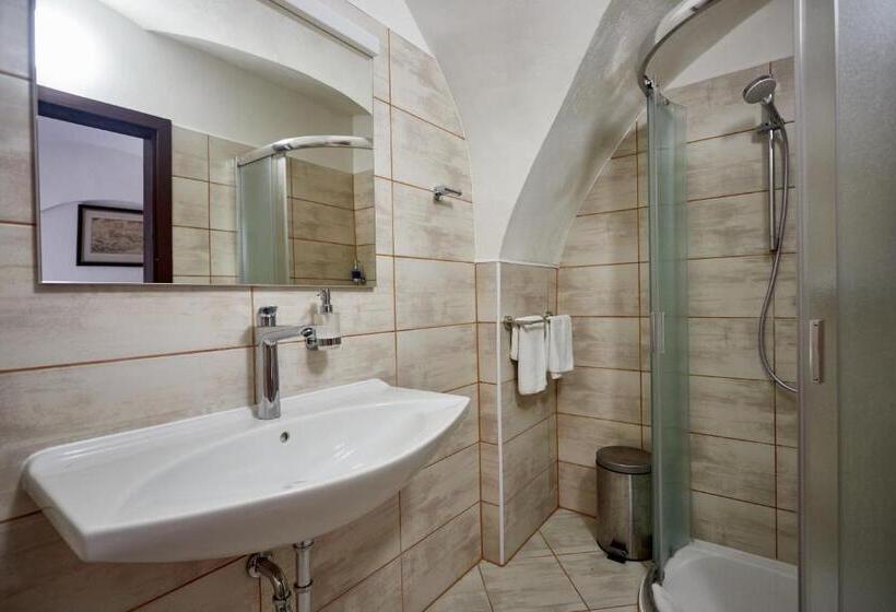 اتاق استاندارد چهار تخته, Vivaldi Apartments
