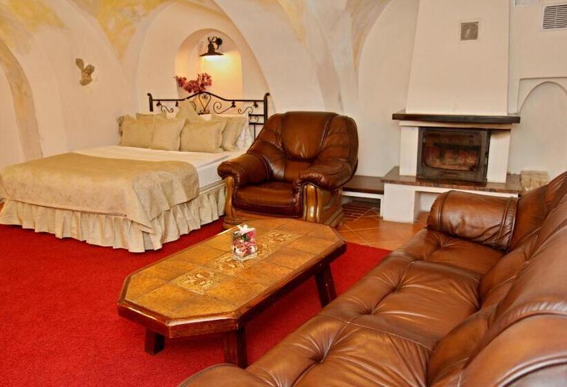 اتاق استاندارد چهار تخته, Vivaldi Apartments