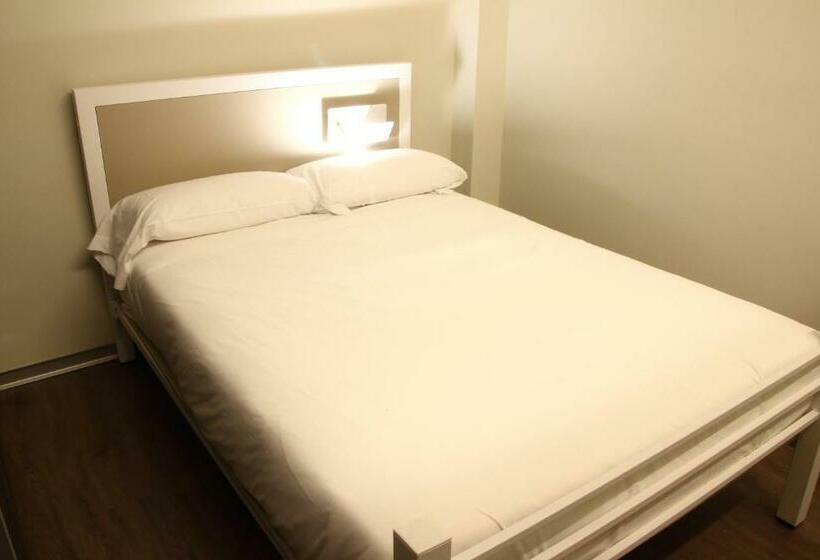 Семейный Номер, Poshtel Bilbao  Premium Hostel