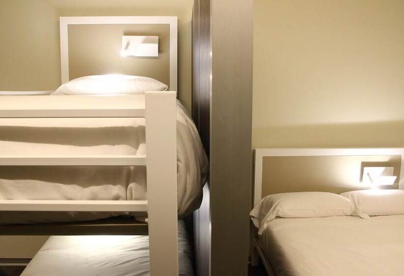 Семейный Номер, Poshtel Bilbao  Premium Hostel
