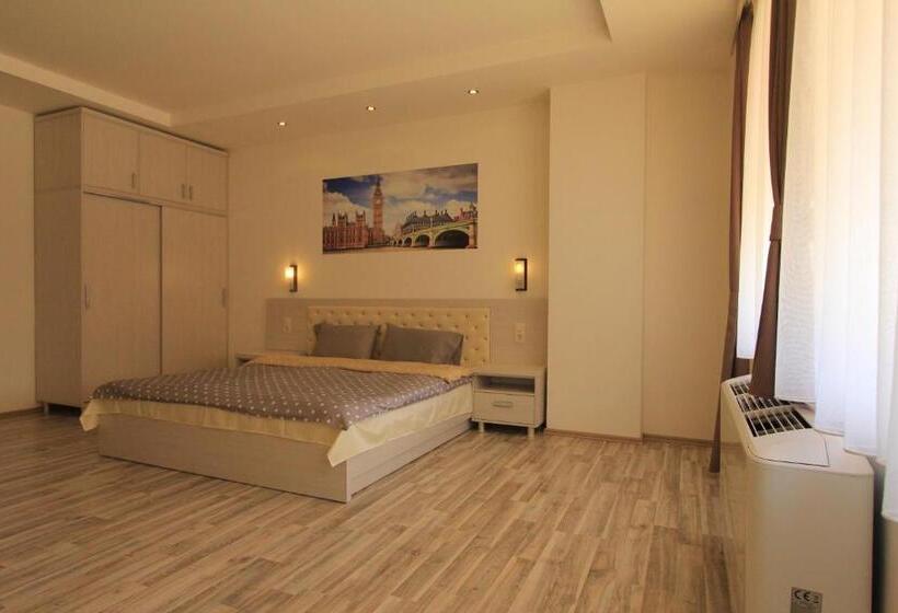 اتاق استاندارد با وان آب گرم, La Villa