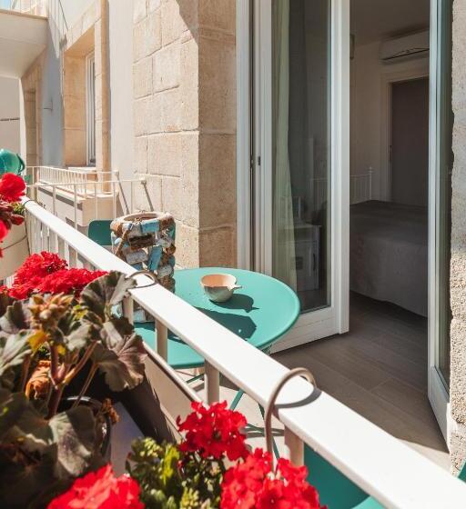 اتاق استاندارد با بالکن و چشم‌انداز دریا, Fema B&b Housea Travel