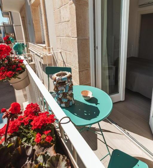اتاق استاندارد با بالکن و چشم‌انداز دریا, Fema B&b Housea Travel