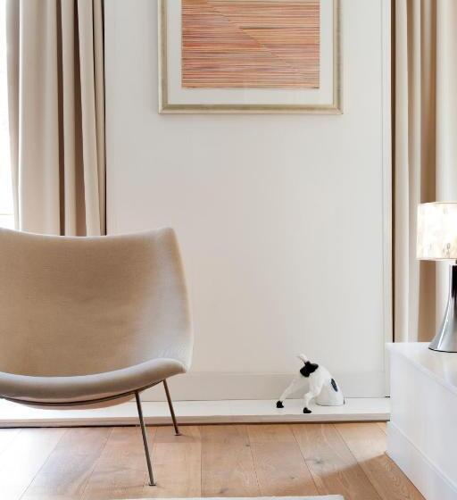 سوییت جونیور, Boutique Hotel De Salon