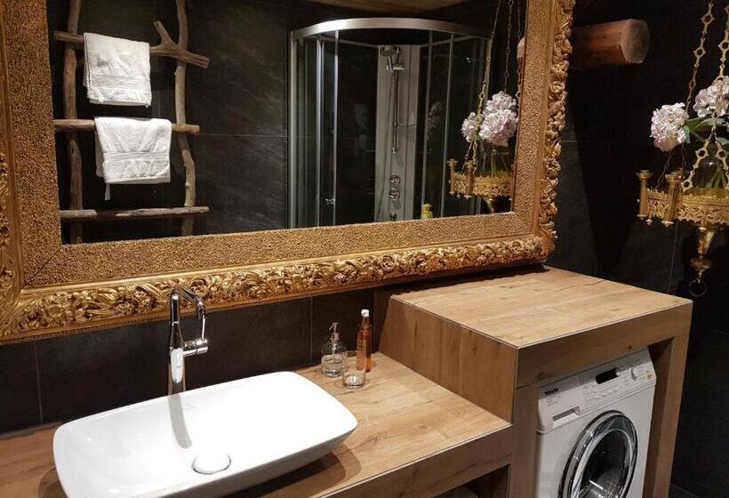 Студия Deluxe, Lysko Gjestegård