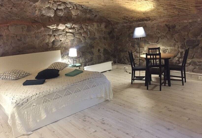 اتاق لوکس, Sleep In Bnb