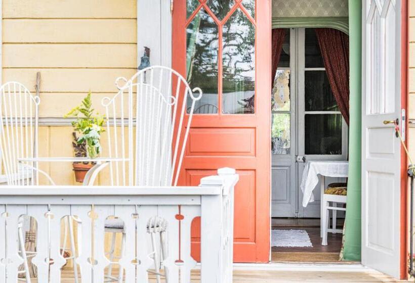 استودیوی استاندارد, Boråkra Bed & Breakfast