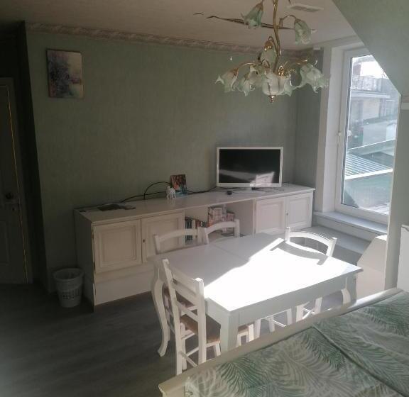 اتاق خانوادگی, Guest House Krista