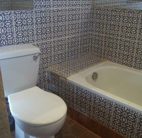 اتاق استاندارد, Nour El Balad