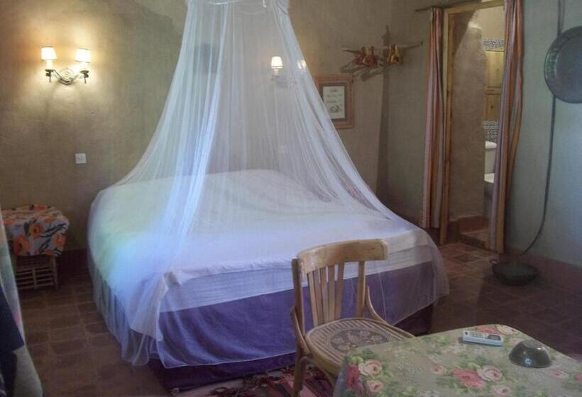 اتاق استاندارد سه نفره, Nour El Balad