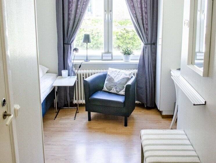 اتاق اکونومی یک تخته, Park Hotell