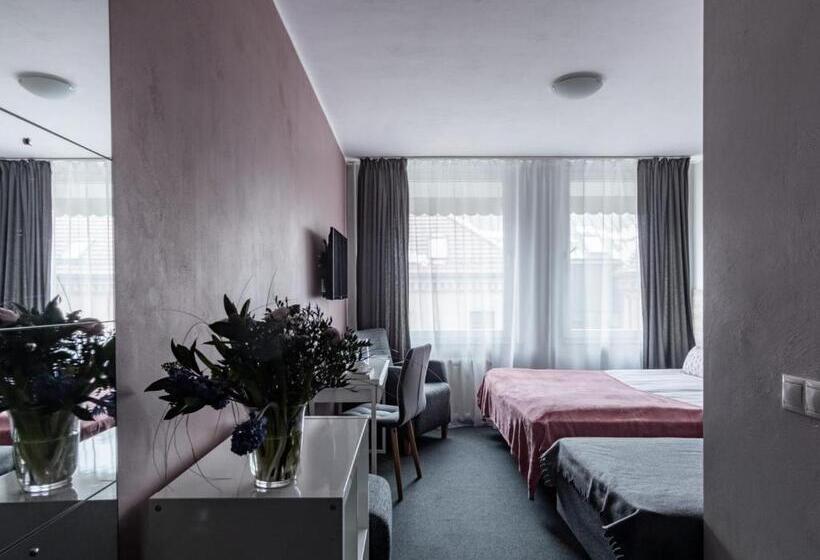 اتاق ساده سه‌ نفره, Park Hotel Vilnius