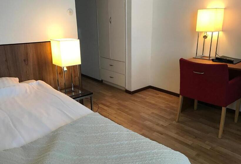 اتاق استاندارد یک نفره, Strand City Hotell