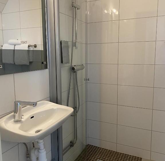 سوییت با چشم‌انداز دریا, Strand City Hotell