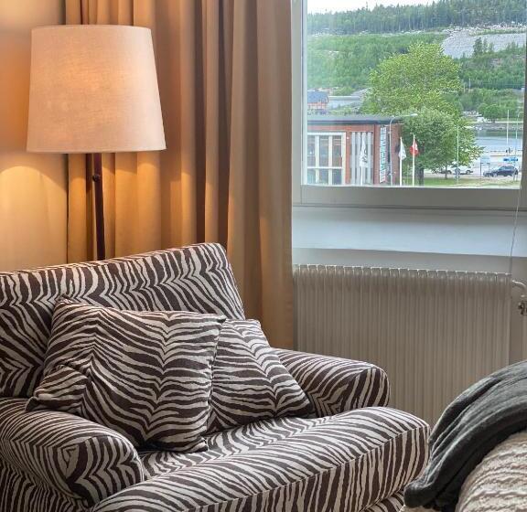 سوییت با چشم‌انداز دریا, Strand City Hotell