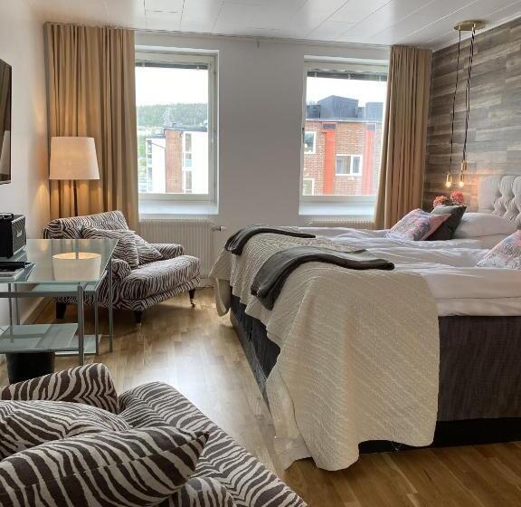 سوییت با چشم‌انداز دریا, Strand City Hotell