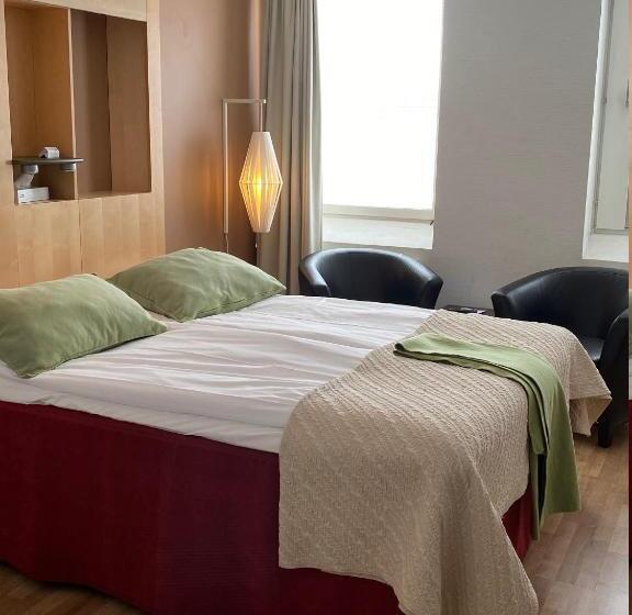 اتاق استاندارد با سرویس بهداشتی مشترک, Strand City Hotell