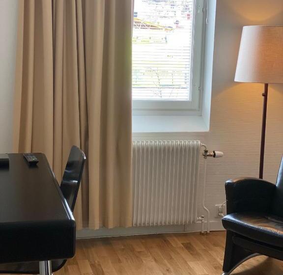 اتاق استاندارد یک نفره, Strand City Hotell