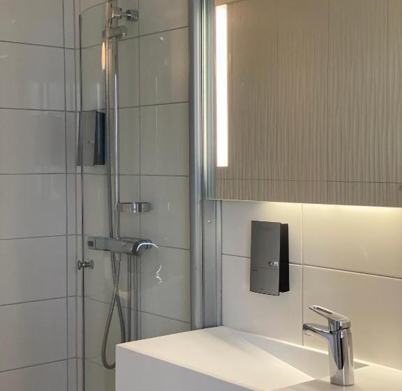 سوییت با چشم‌انداز دریا, Strand City Hotell