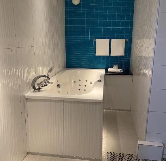 سوییت با چشم‌انداز دریا, Strand City Hotell