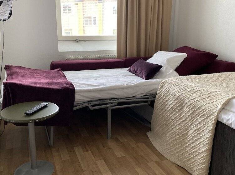 اتاق استاندارد یک نفره, Strand City Hotell