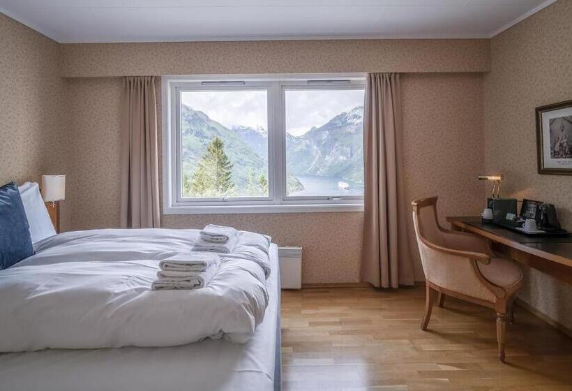 Quarto Familiar Superior, Utsikten   By Classic Norway Hotels