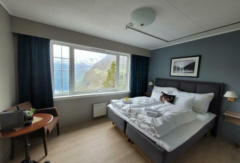 Quarto Standard com Vistas, Utsikten   By Classic Norway Hotels