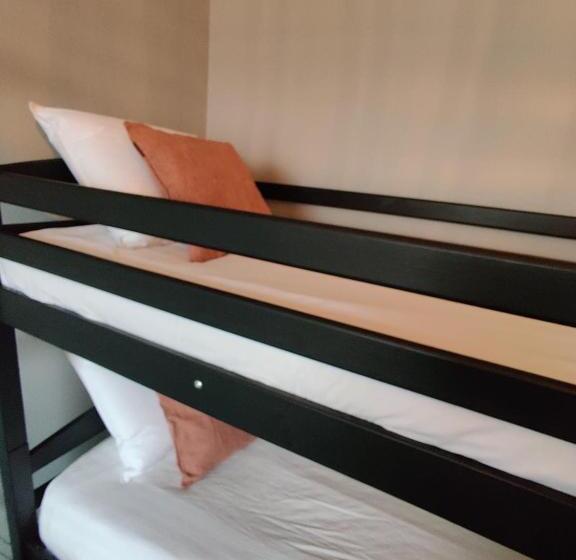 Economy Triple Room, Carlstadcity H Boutique Hotell