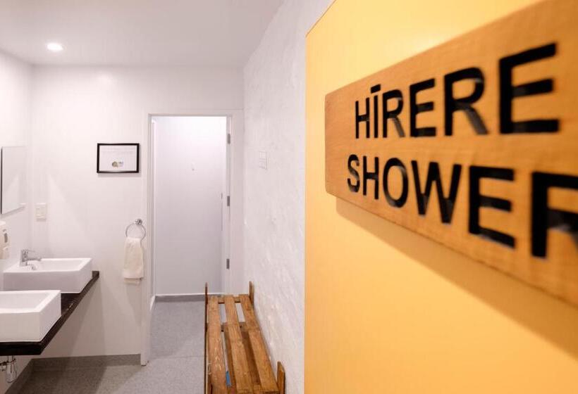 اتاق استاندارد با سرویس بهداشتی مشترک, Haka Lodge Auckland