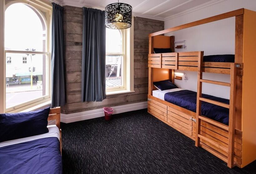 تختخواب در اتاق مشترک, Haka Lodge Auckland