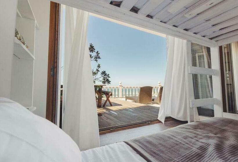 تختخواب در اتاق مشترک, Laneez Ericeira Surf House