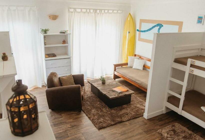 تختخواب در اتاق مشترک, Laneez Ericeira Surf House