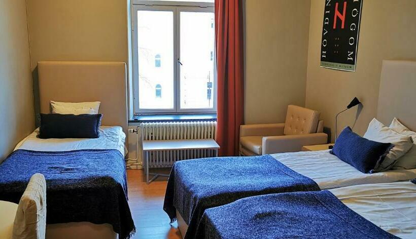 اتاق استاندارد سه نفره, Sundsvall City