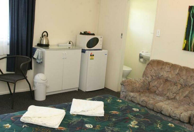 استودیوی استاندارد, Alma Motel