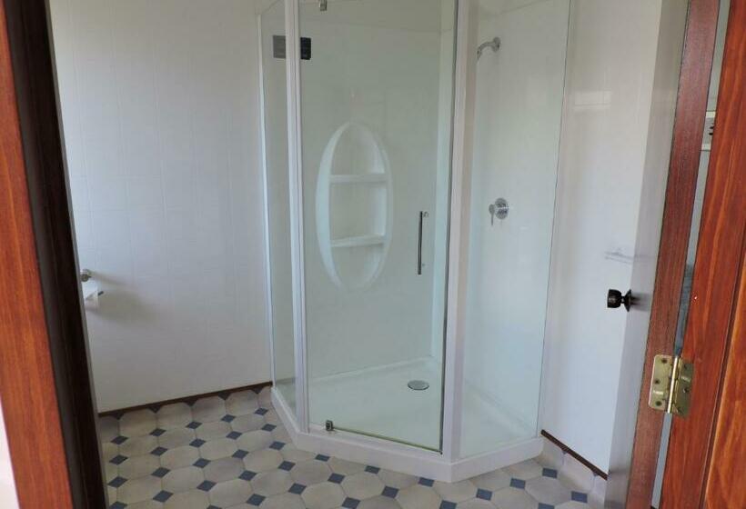 استودیوی استاندارد, Andorra Motel