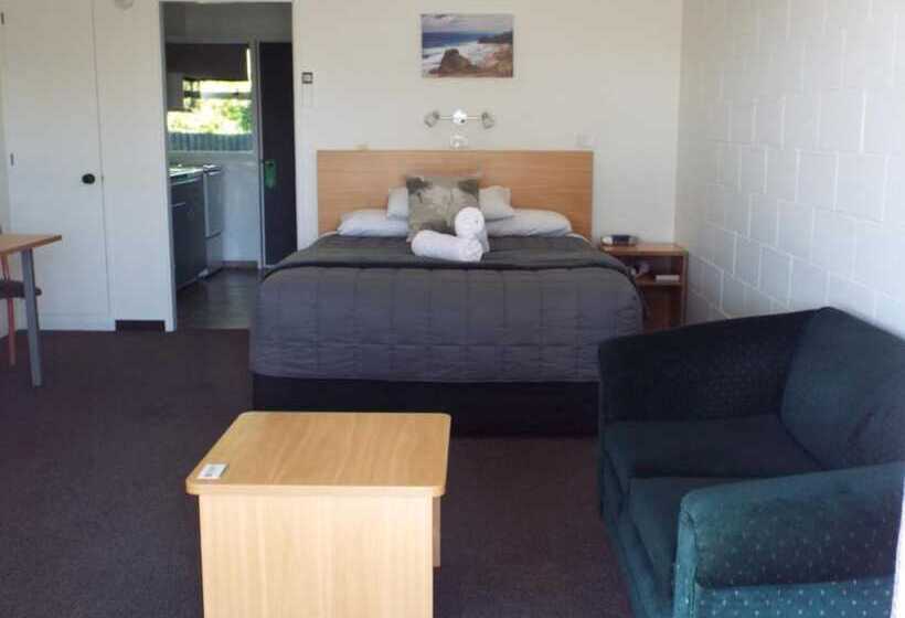 استودیوی استاندارد, Andorra Motel