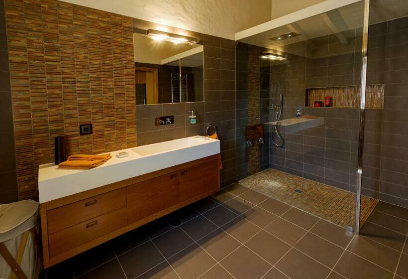 سوییت لوکس, Gato Preto De Silves  Adults Only