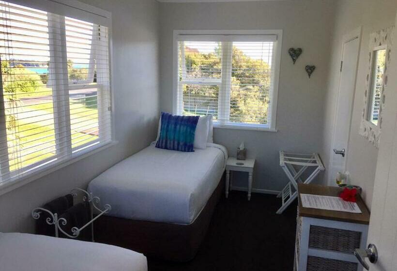 اتاق استاندارد با چشم‌انداز دریا, Kiwi House Waiheke