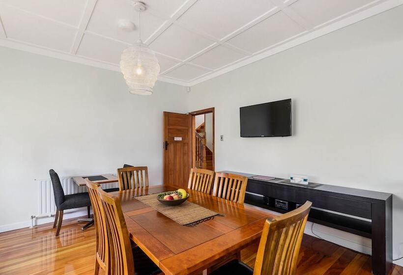 اتاق استاندارد با سرویس بهداشتی مشترک, Lakes Lodge Rotorua